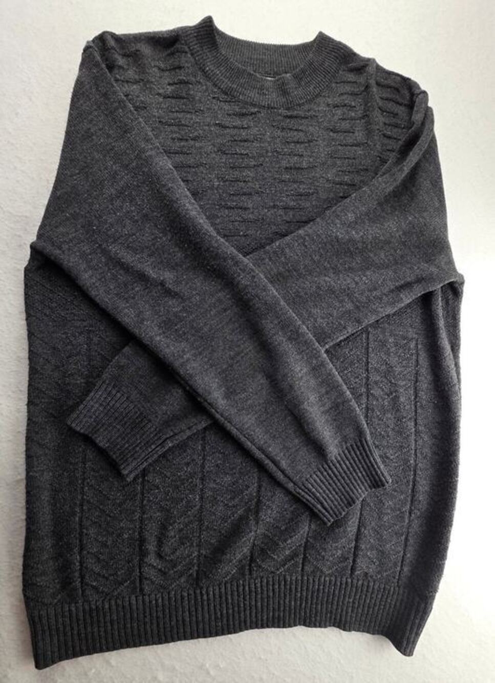 Levi's Gray Crewneck Sweater Men's Size Medium